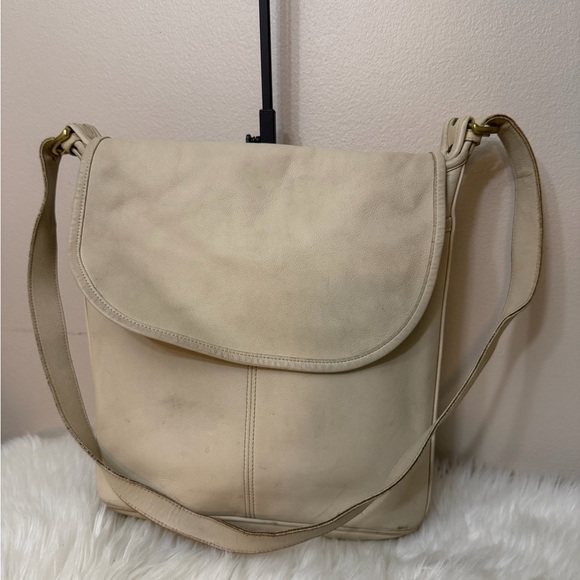 Coach Handbags - Vintage Coach Crossbody bag. style #4115